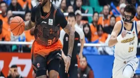 伊万教练应对人才缺口，锋线调整或迎韦世豪上位