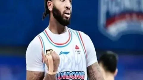 骆建佑不敌安赛龙，德羽公开赛男单冠军旁落