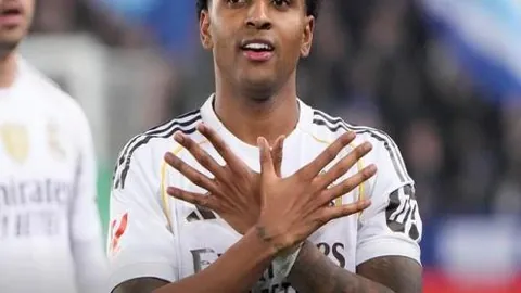 重庆俱乐部背负2亿债务，巨额欠税吸睛聚焦